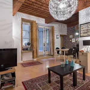 Le 27 L Apartment